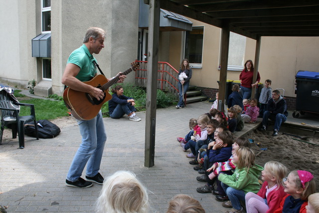 gal/2010/2010 Saitentwist Kita Dreistein 13.09/2010 Saitentwist in Dreistein Musikprojekt 011.jpg